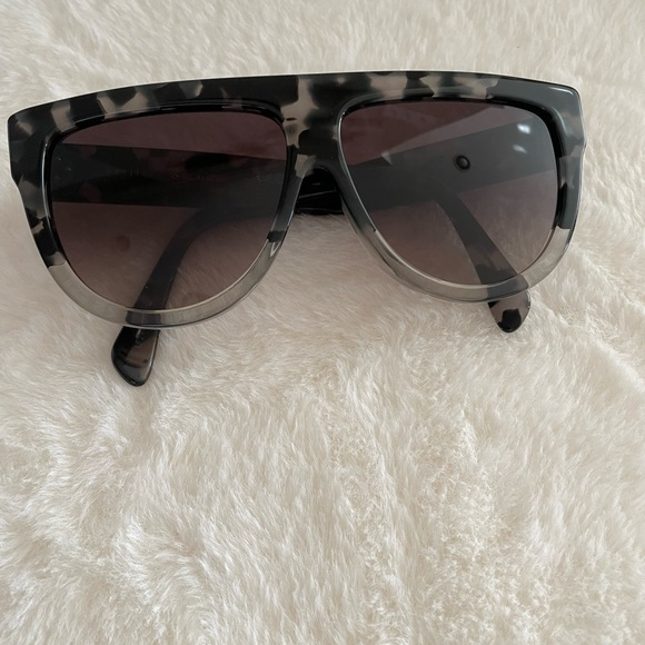 Classic Celine Tortoise Sunglasses - Picture 3 of 6